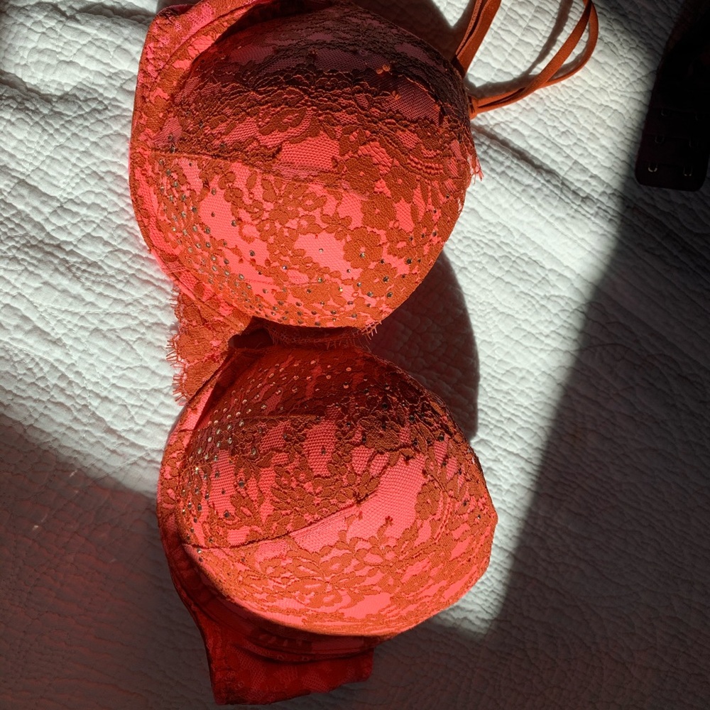 34D Victoria’s Secret Push Up